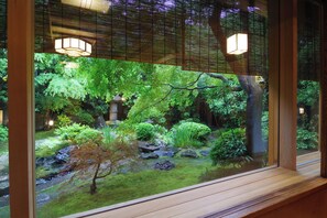 Main Building, Suite Traditional Room, Non Smoking (#30) | Minibar, in-room safe, individually decorated, desk - Hiiragiya (Kyoto)