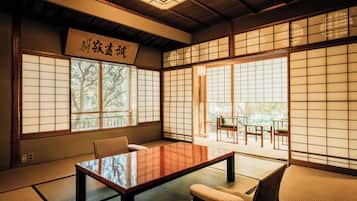 ํธ๋๋์
๋๋ฃธ, ๊ธ์ฐ (Main Bld, #27 or 28) | ๋ฏธ๋๋ฐ, ๊ฐ์ค ๋ด ๊ธ๊ณ , ๊ฐ๊ฐ ๋ค๋ฅธ ์คํ์ผ์ ์ธํ
๋ฆฌ์ด, ์ฑ
์