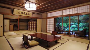 Main Building, Suite Traditional Room, Non Smoking (#30)