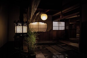 Property entrance - Hiiragiya (Kyoto)