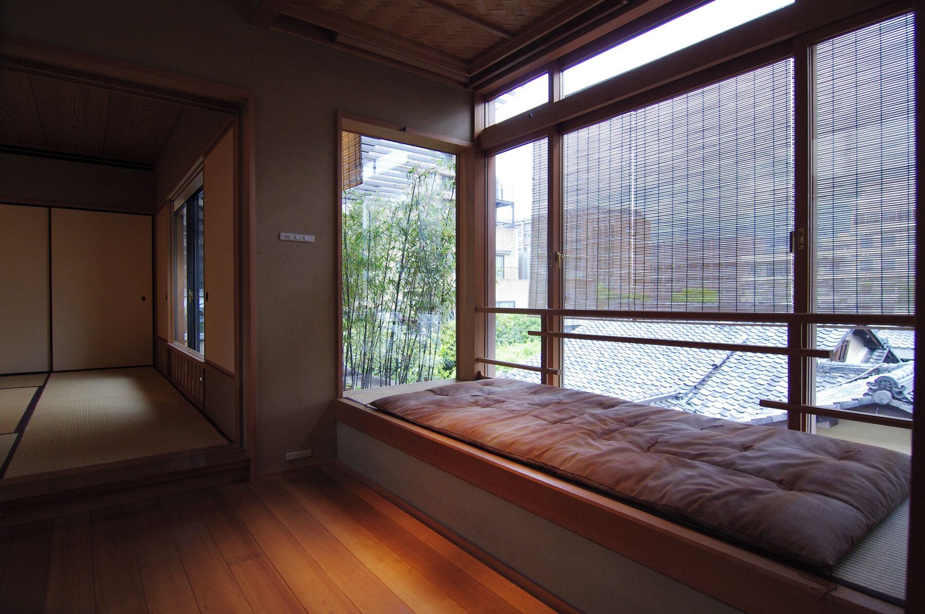 尊荣客房, 无烟房, 副楼 (Modern Heritage Room, #51 or 61) | 迷你吧、客房内保险箱、特色装修、办公桌