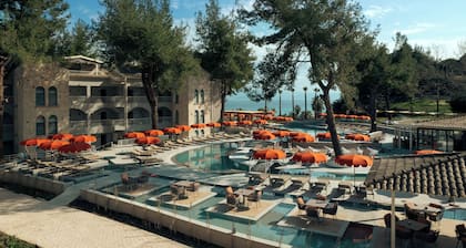 Zeus Eleva Kassandra Lagoon