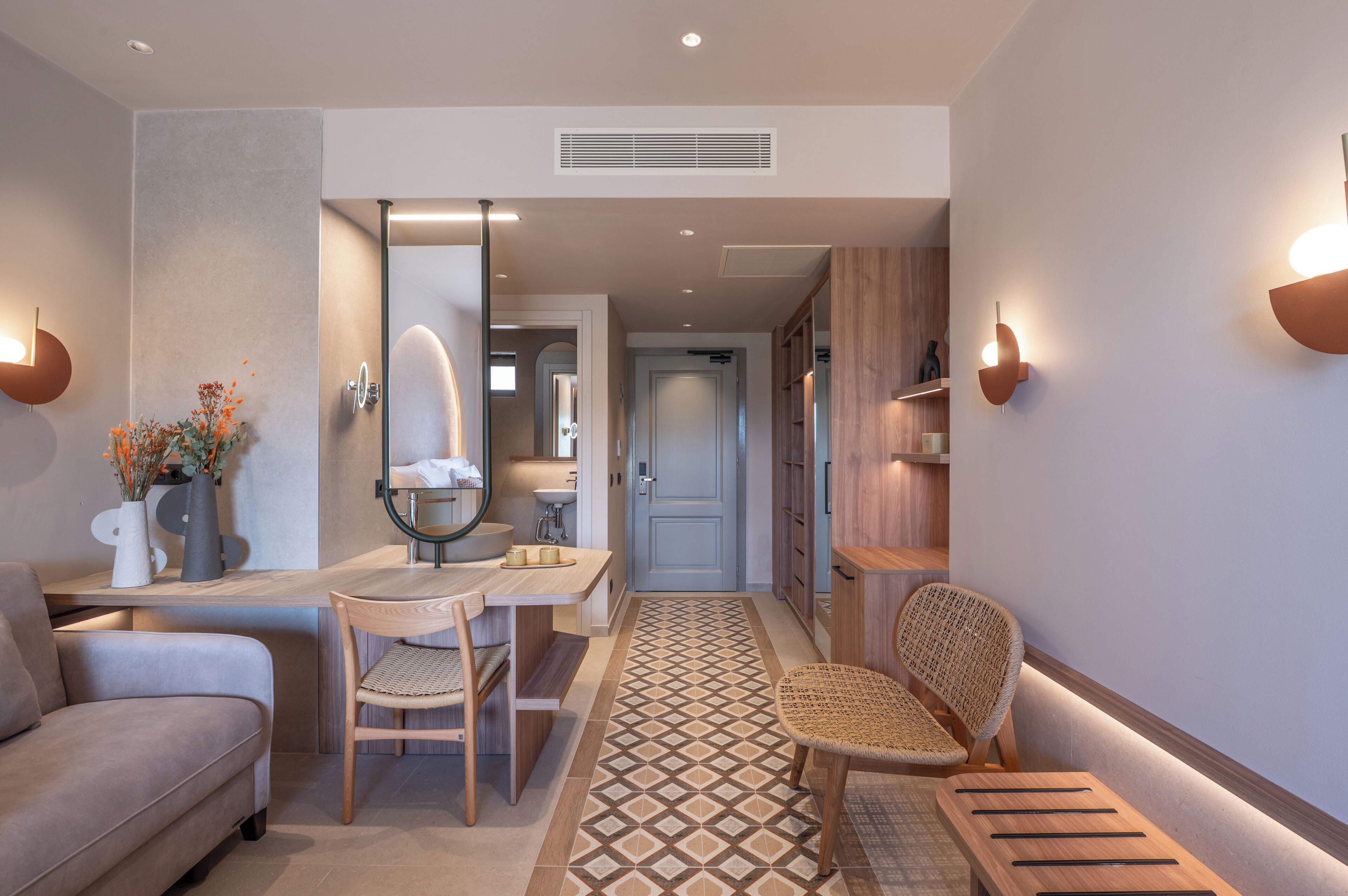 Garden Hideaway Retreat | Minibar, desk, blackout drapes, iron/ironing board