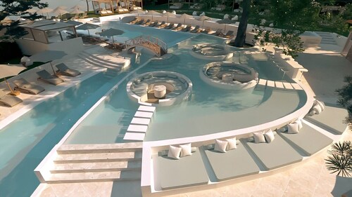 Zeus Eleva Kassandra Lagoon