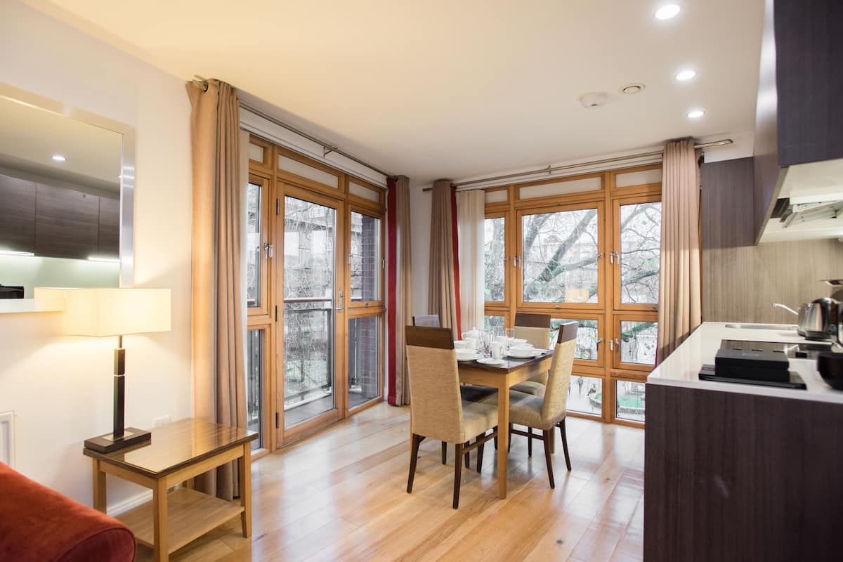 Apartment, 2 Bedrooms | Living area