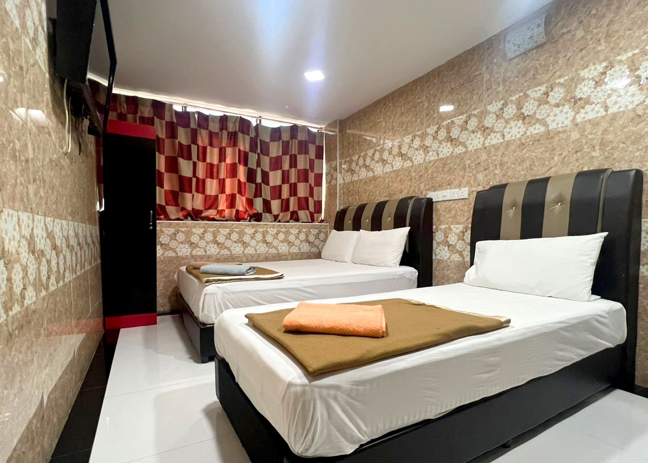 Quadruple Room | Iron/ironing board, free WiFi