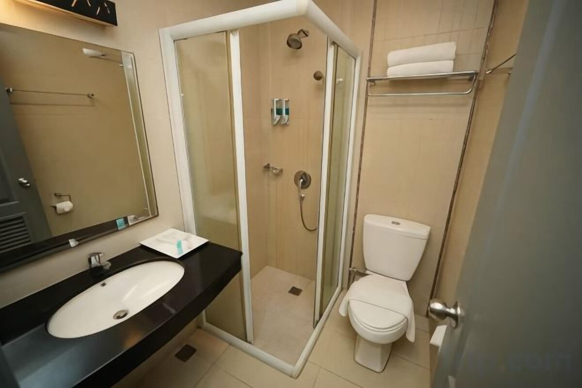Articles de toilette (gratuits), séchoir à cheveux, bidet