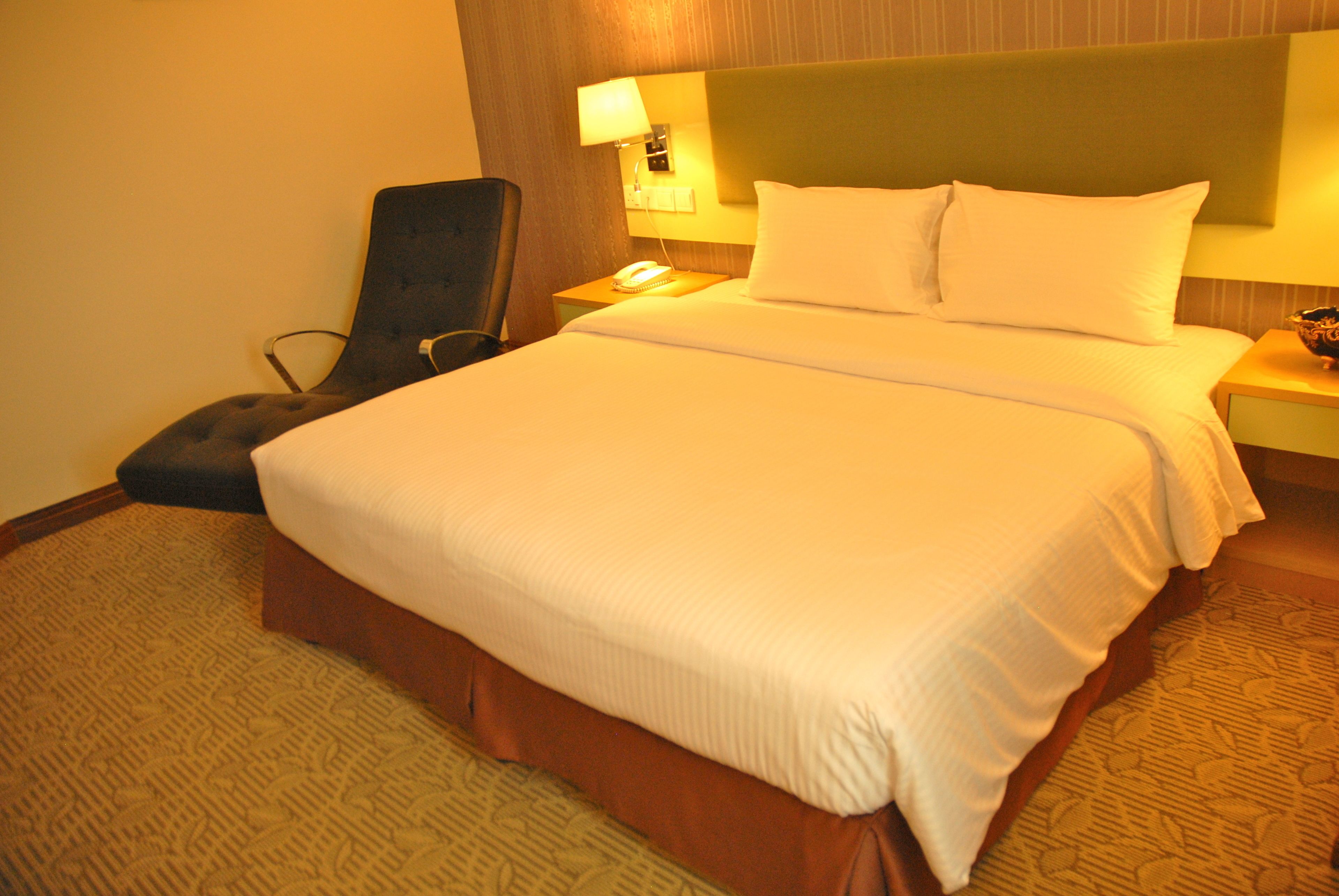 1 bedroom, in-room safe, desk, soundproofing