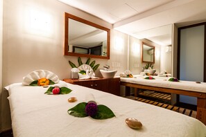 Couples treatment room(s), sauna, hot tub, steam room, aromatherapy
