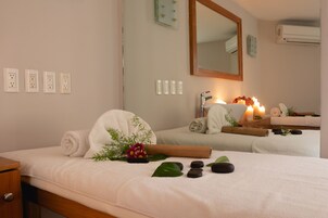 Salas de tratamientos para parejas, sauna, bañera de hidromasaje