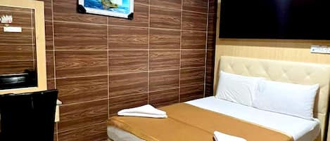 Habitació Deluxe, 1 llit doble | Escriptori i wifi gratuïta