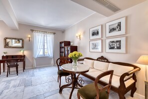 Área de estar no saguão