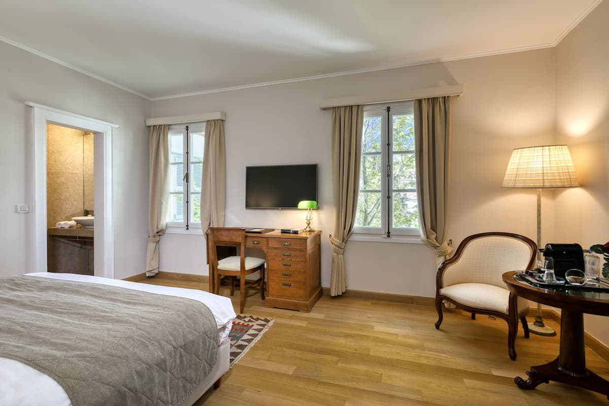 down duvets, pillow-top beds, minibar, in-room safe