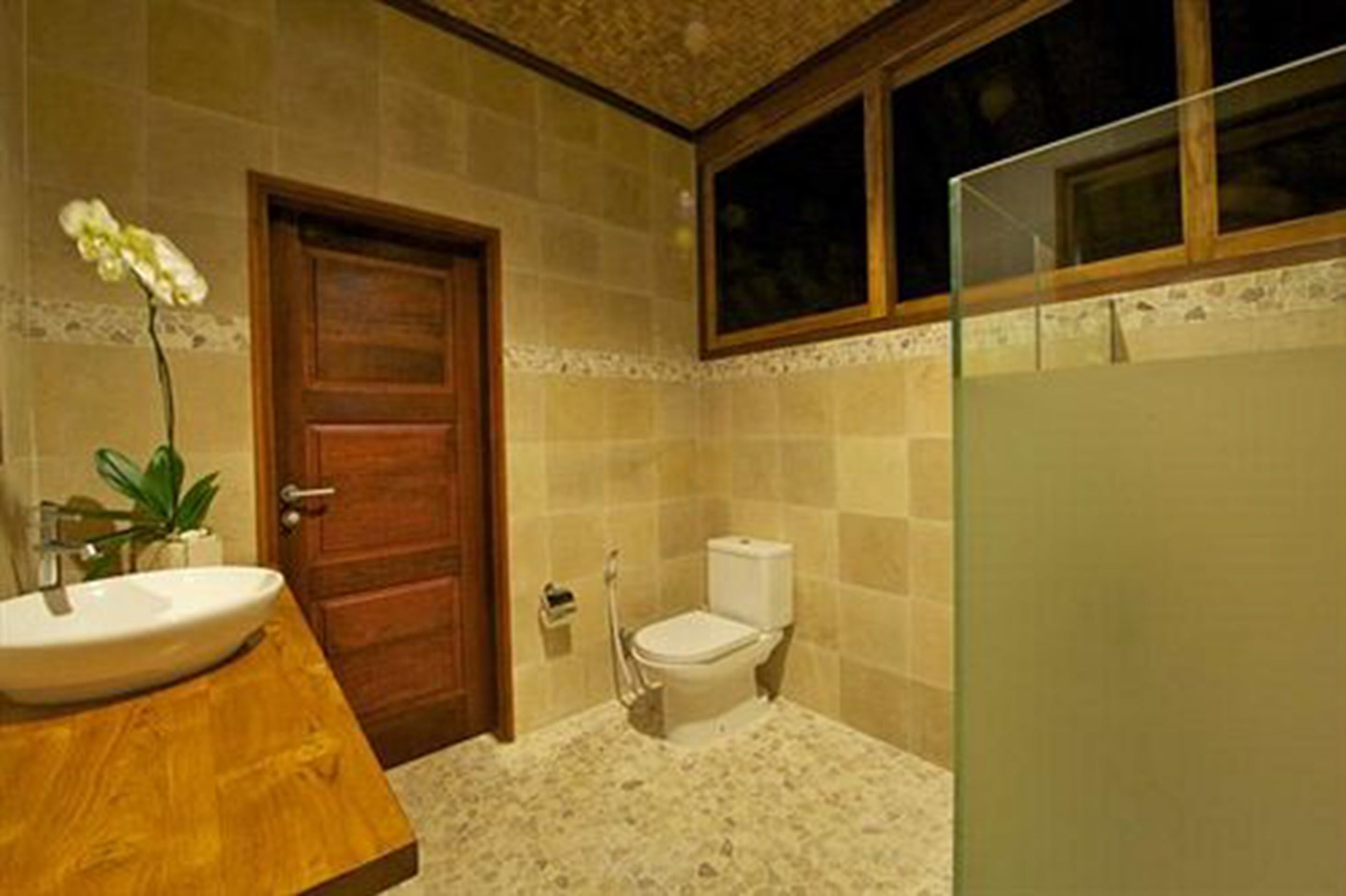 free toiletries, hair dryer, towels