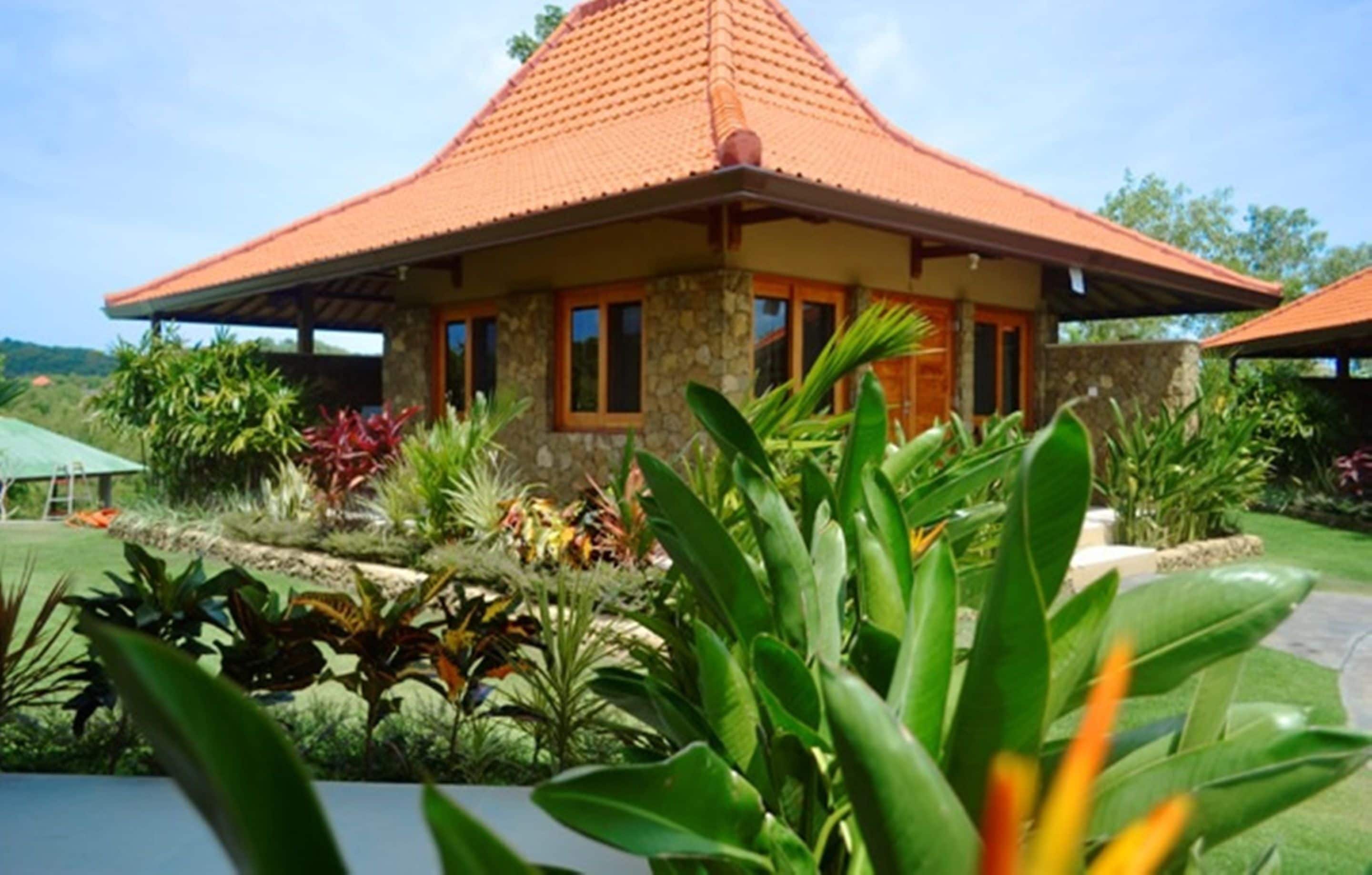 outdoor treatment area, body treatments, aromatherapy