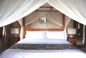 Standard Room, 1 King Bed, Terrace, Pool View | Select Comfort beds, minibar, in-room safe, desk - Three Monkeys Villas (Pecatu)