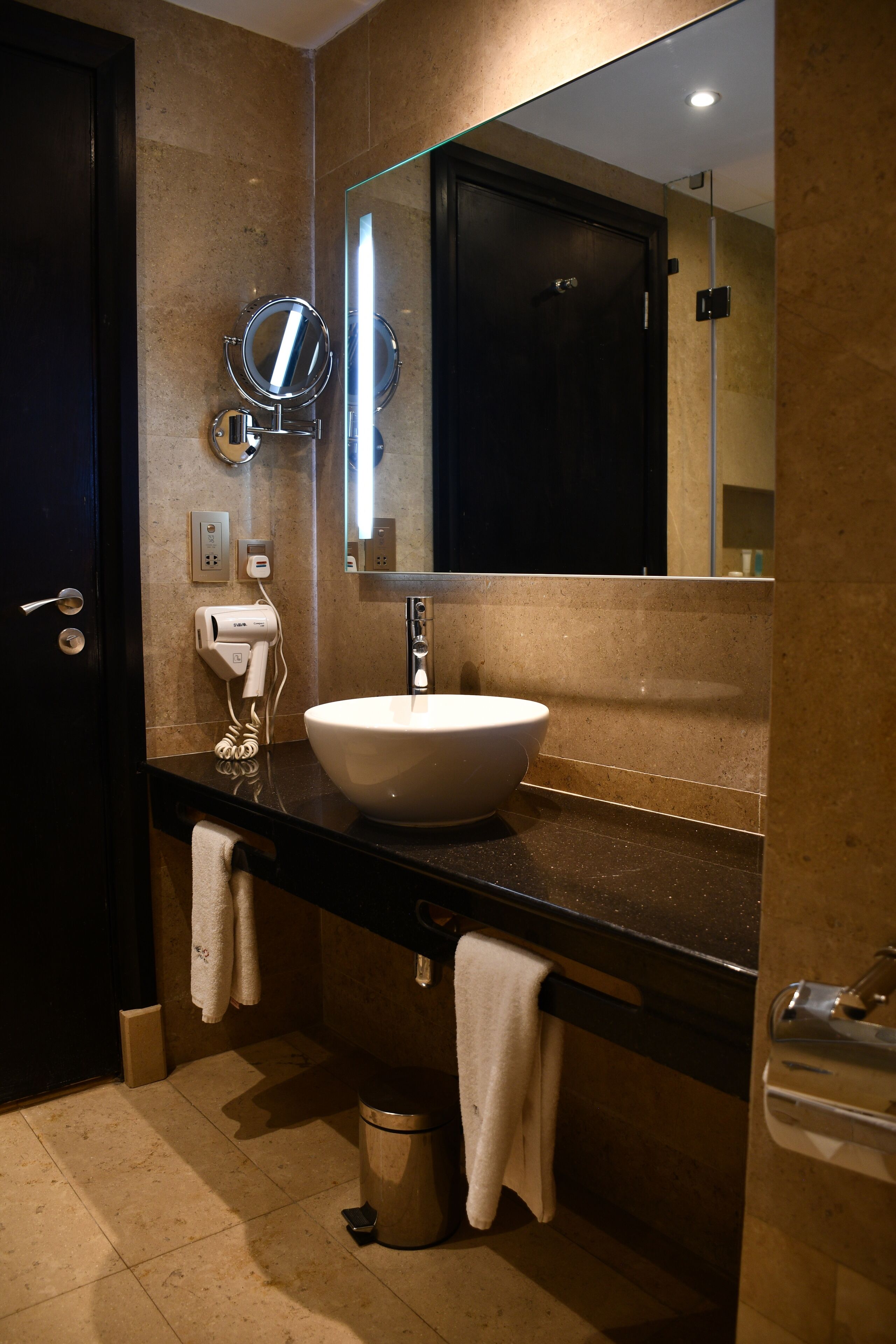 business studio suite | bathroom | separate bathtub and shower, deep-soaking bathtub, rainfall showerhead