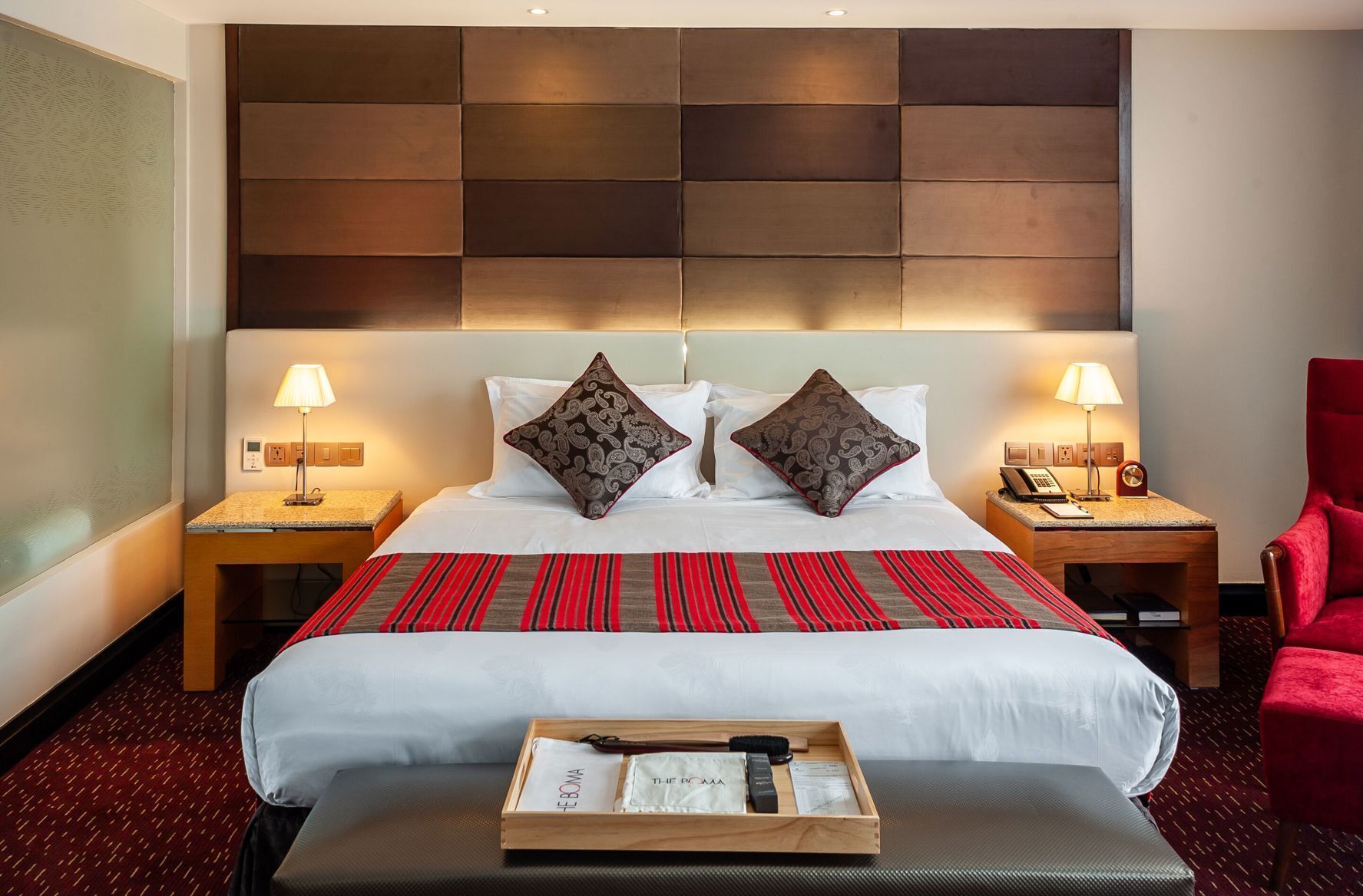 Sábanas de algodón egipcio, ropa de cama de alta calidad y minibar 