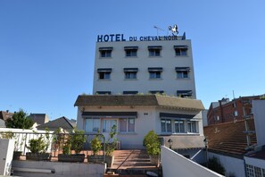 Exterior - Hôtel le Cheval Noir (Pantin)