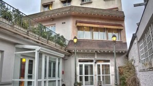 Exterior - Hôtel le Cheval Noir (Pantin)