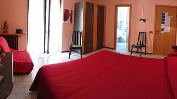 Doppel- oder Zweibettzimmer, Bergblick | Zimmersafe, Schreibtisch, Babybetten, kostenloses WLAN