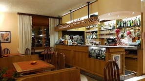 بار (في المنشاة)