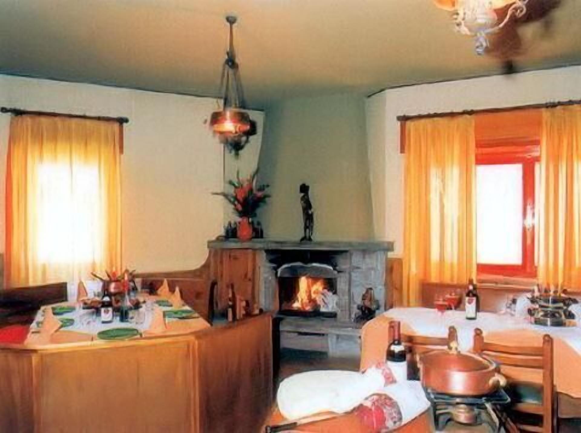 breakfast, lunch, dinner served; local cuisine