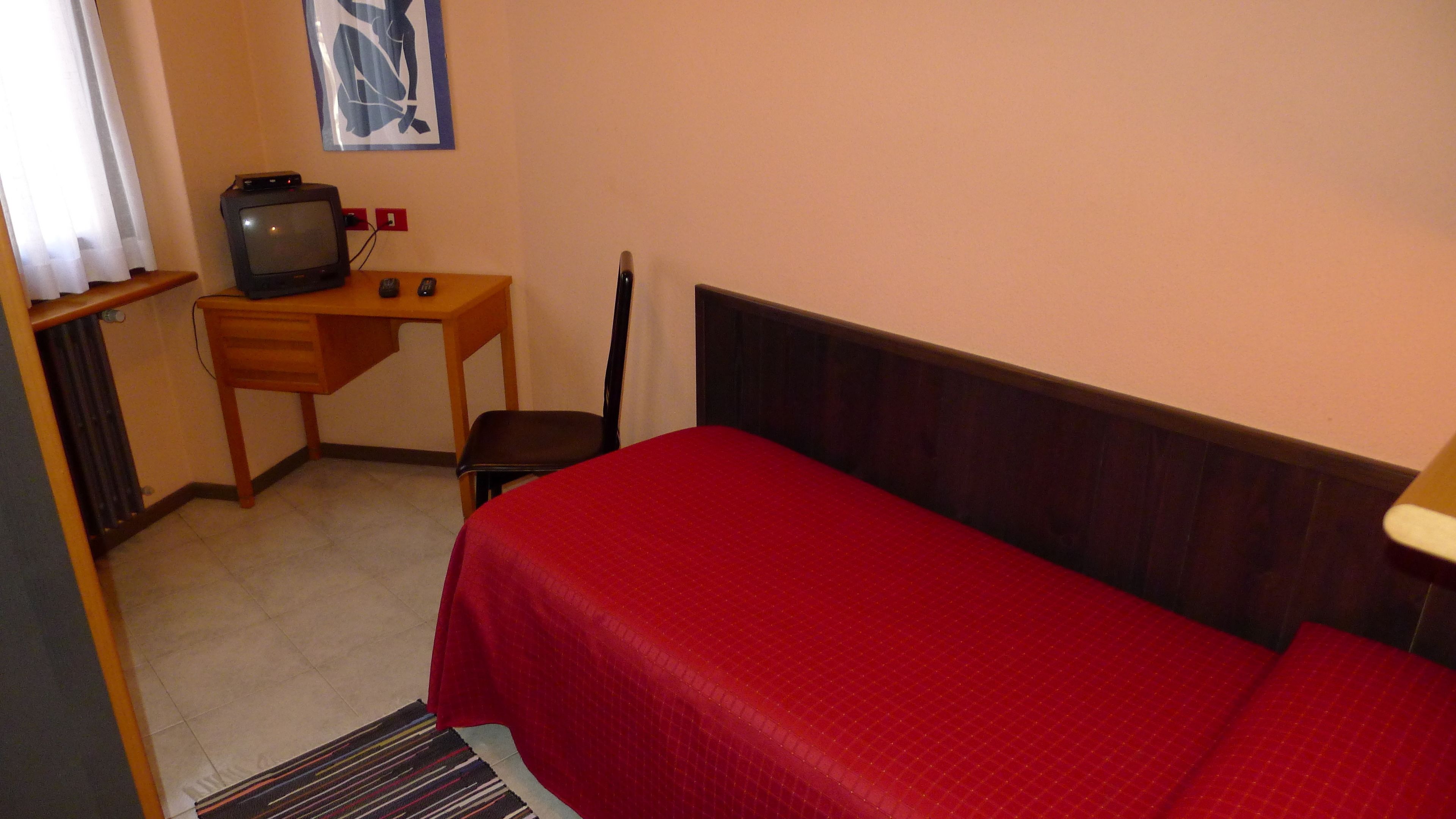 single room, mountain view | in-room safe, desk, cots/infant beds, free wifi