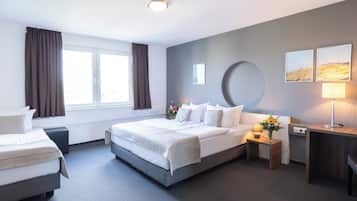 Standard Triple Room | Hypo-allergenic bedding, in-room safe, desk, blackout drapes