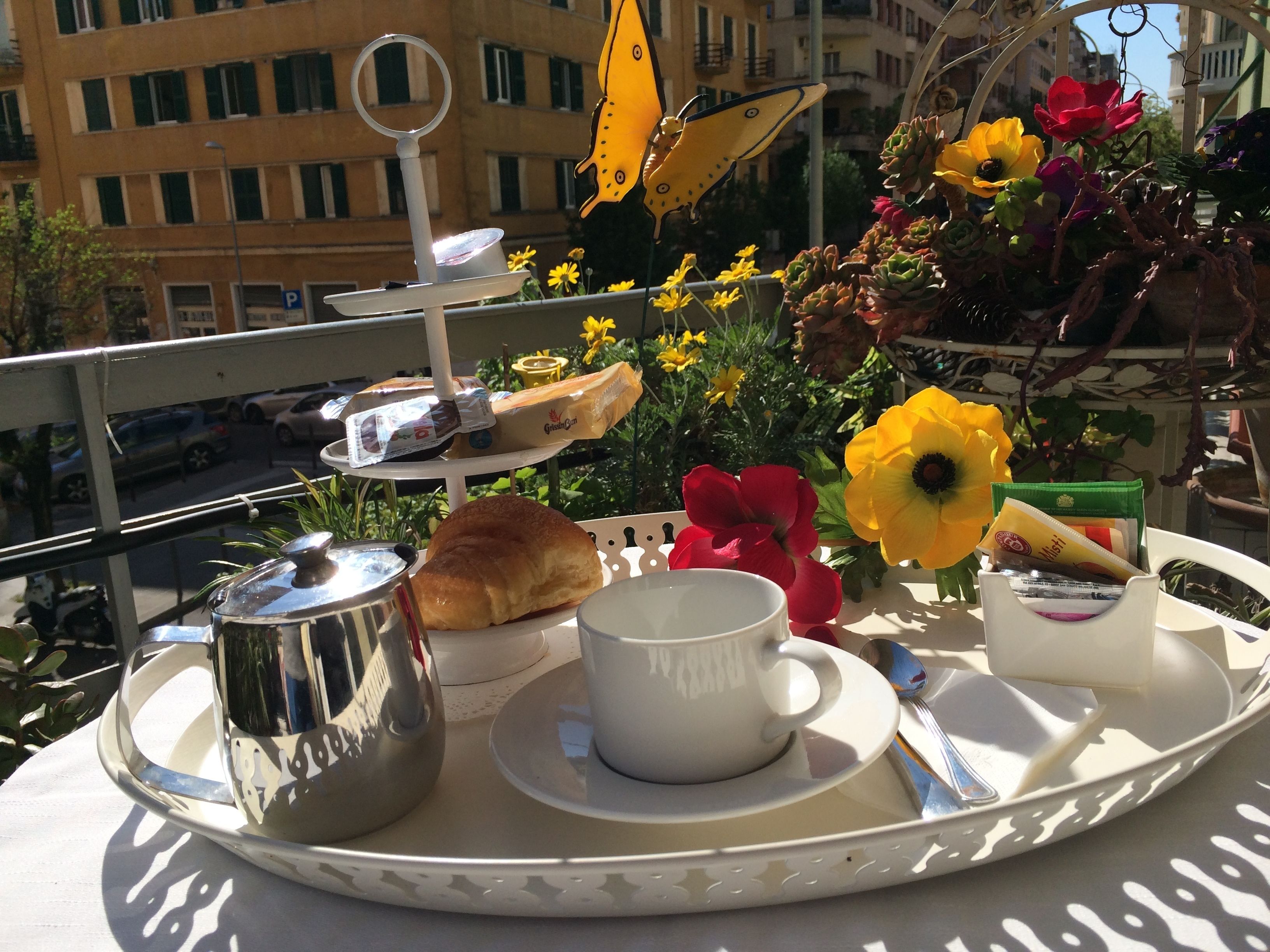 Petit déjeuner composé de spécialités régionales (5 EUR par personne)