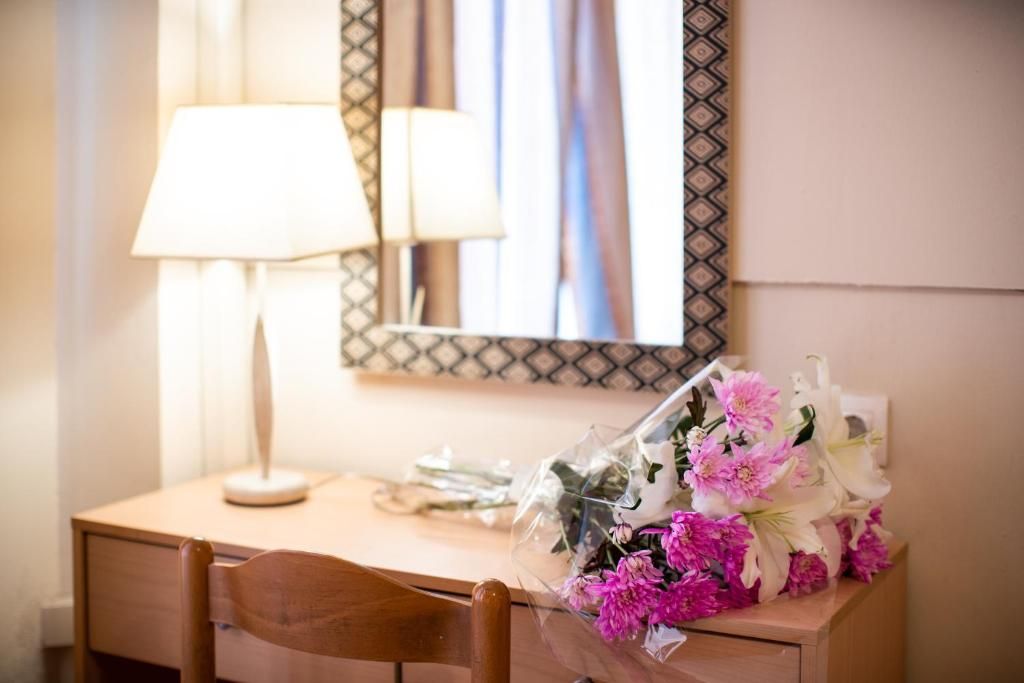 Photo - Alexandria Hotel
