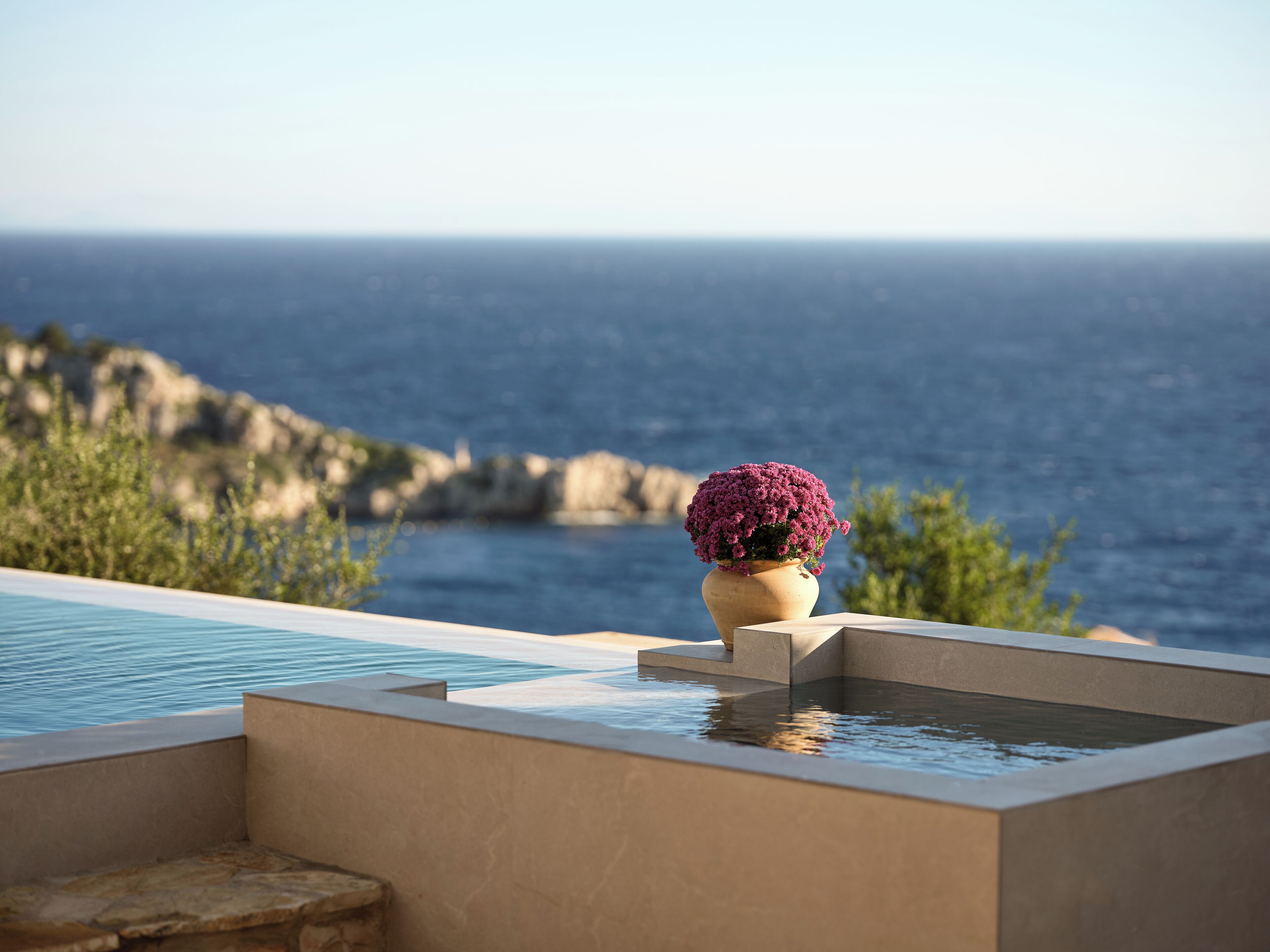 4 piscines extérieures, parasols de plage, chaises longues