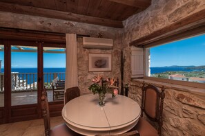 Villa, 3 Bedrooms, Sea View | Living area