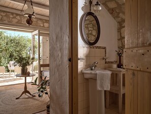 Traditional Villa, 2 Bedrooms, Private Pool, Sea View | Bathroom | Shower, deep soaking tub, rainfall showerhead, free toiletries - Orfos Villas (Zakynthos)