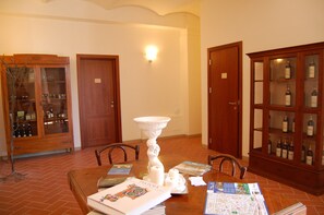 Interior entrance - Agriturismo Il Frantoio di Colle Alberto (Montale)