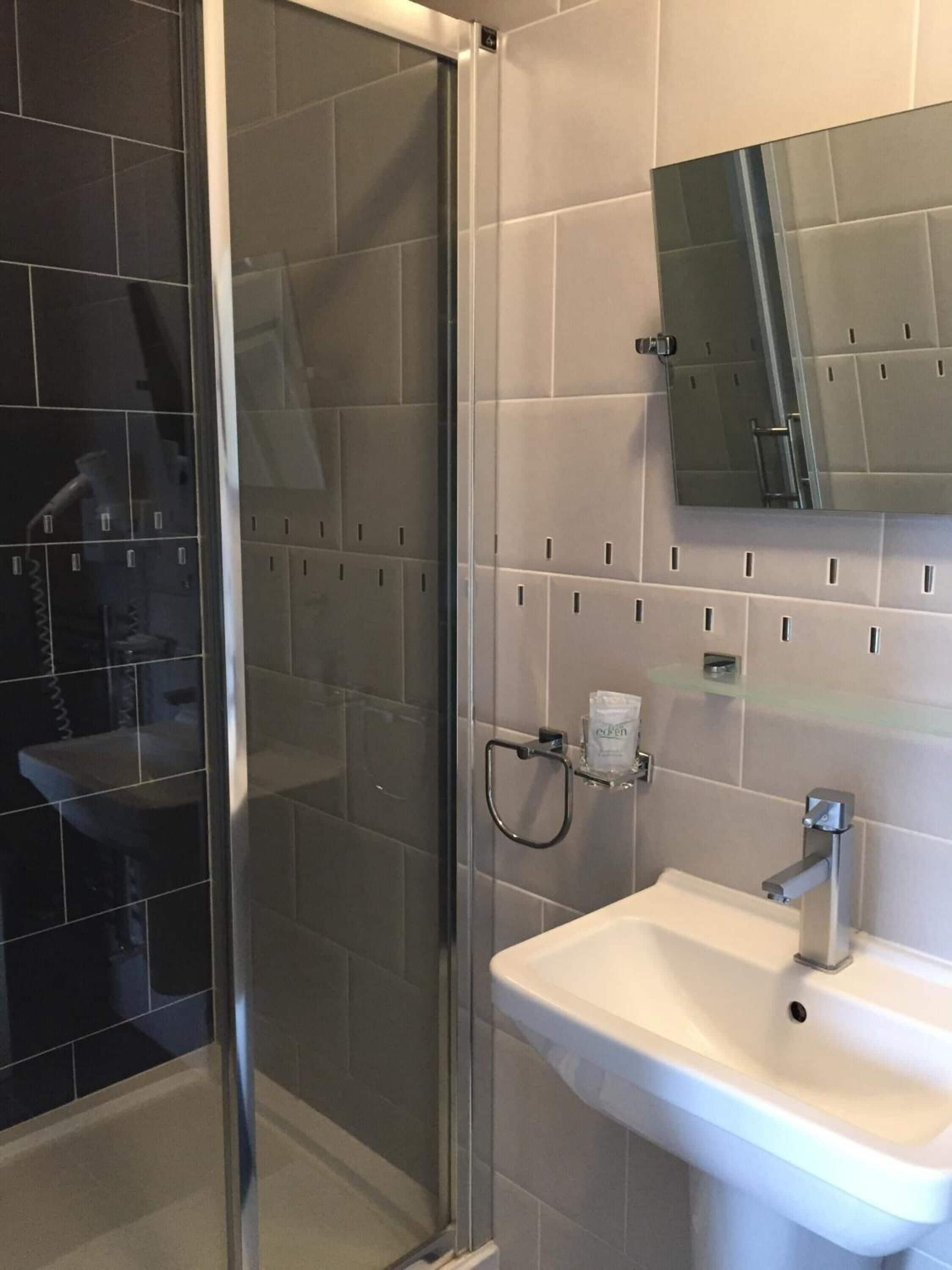 Photo - Dockside Hotel