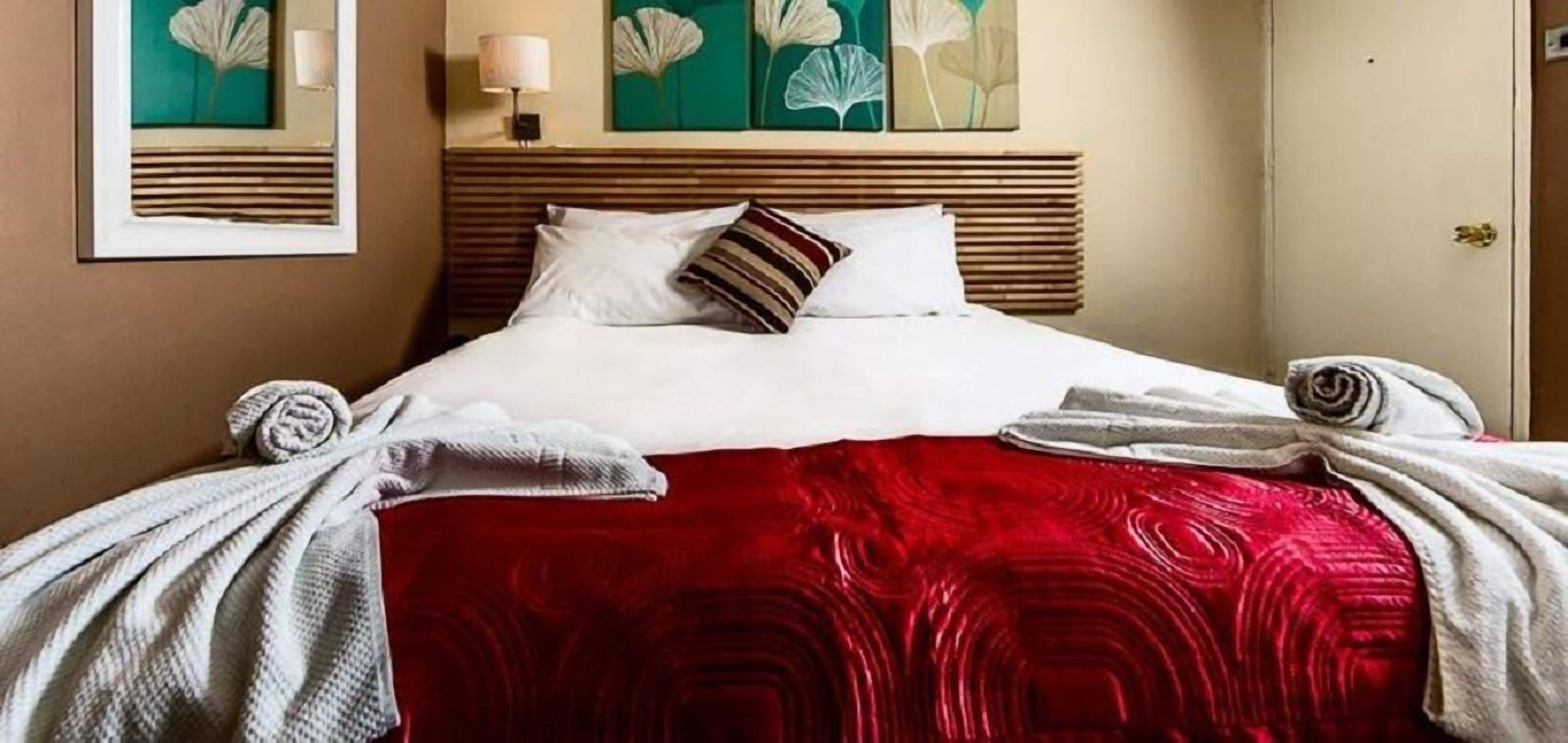 Photo - Dockside Hotel