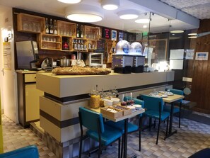 Bar (on property) - Hébergement Artense (Mont-Dore)