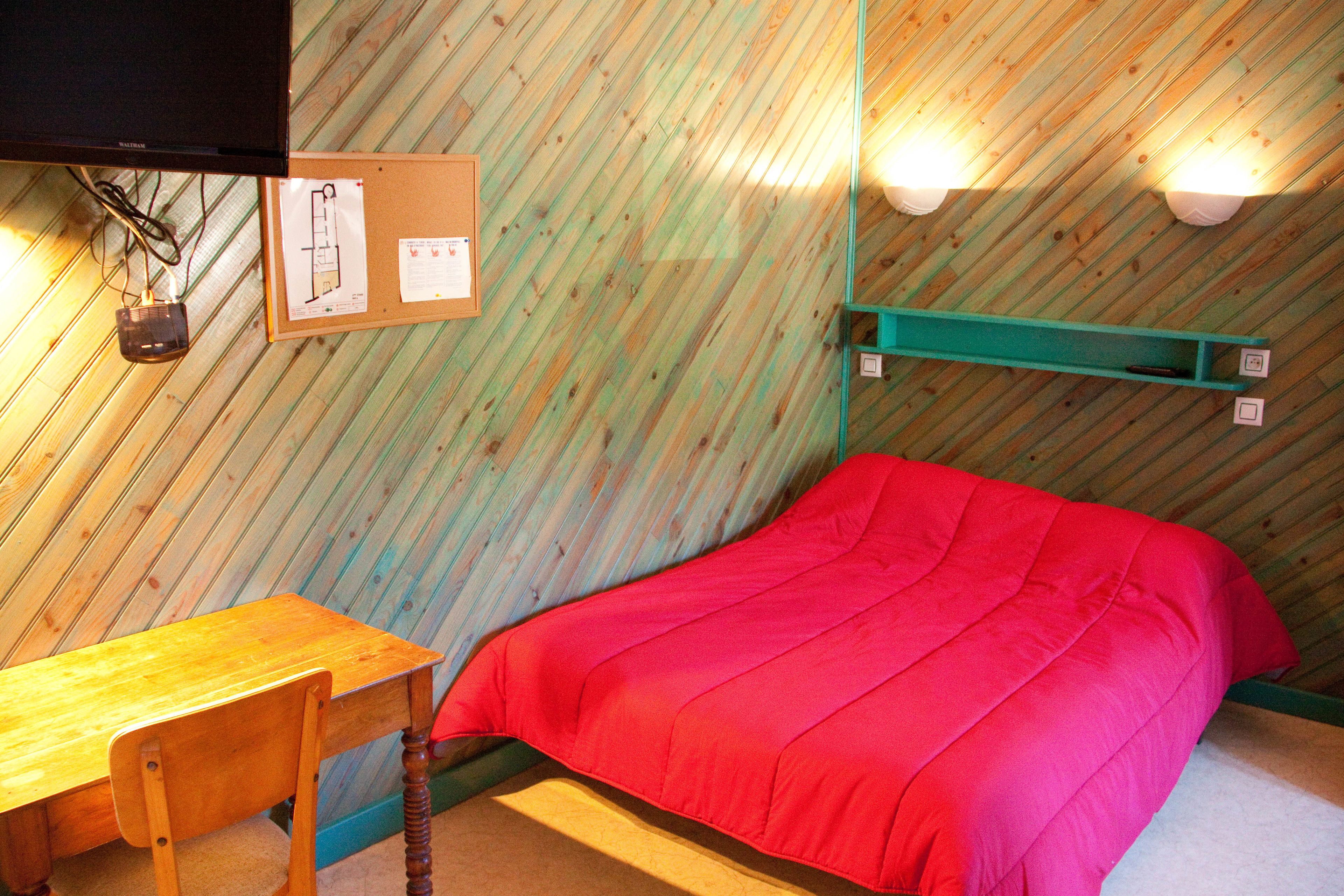 family room, multiple beds, private bathroom | free wifi, bed sheets