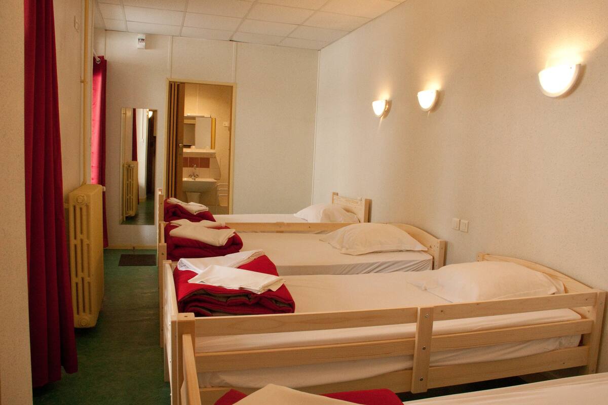 family quadruple room | free wifi, bed sheets