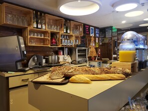 بار (في المنشاة)