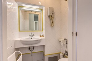 Ropa de cama de alta calidad, caja fuerte, cortinas opacas
