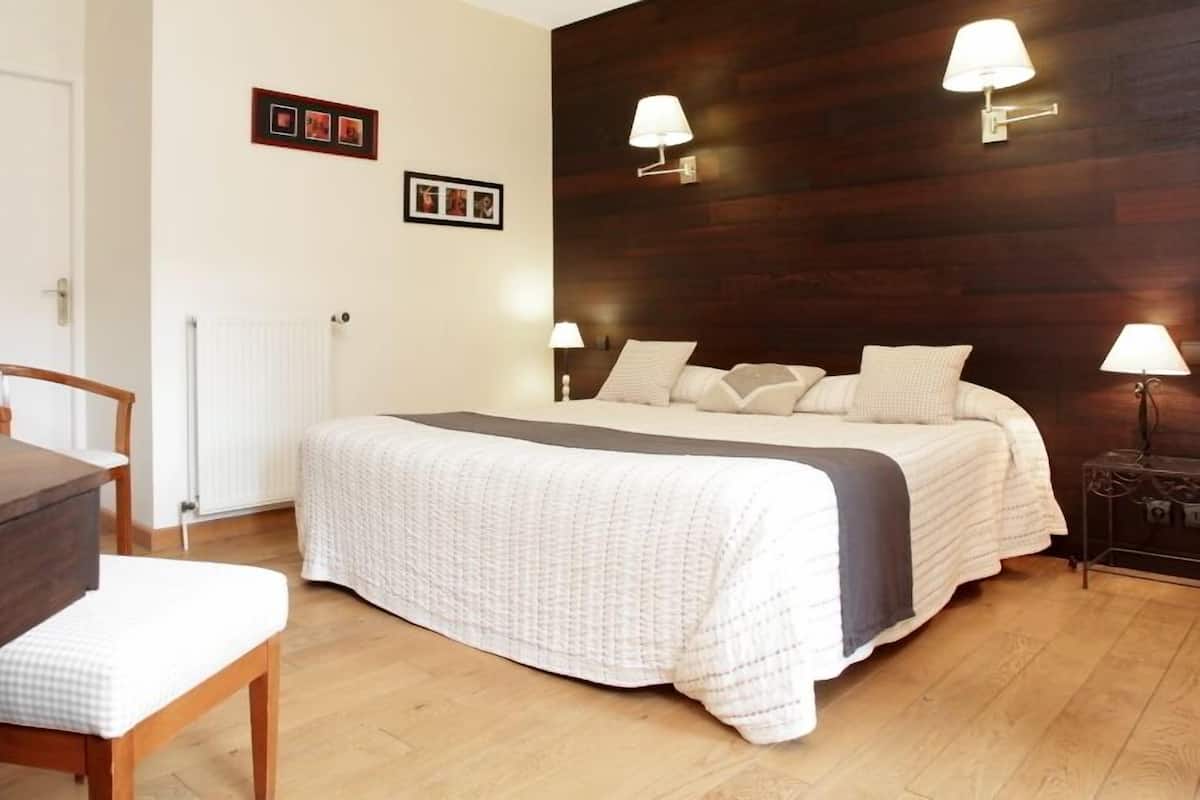 superior double room | minibar, in-room safe, desk, soundproofing