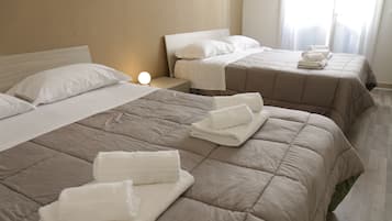 Comfort Quadruple Room, 1 Bedroom | Cadar Frette Itali, peralatan tempat tidur hipoalergenik