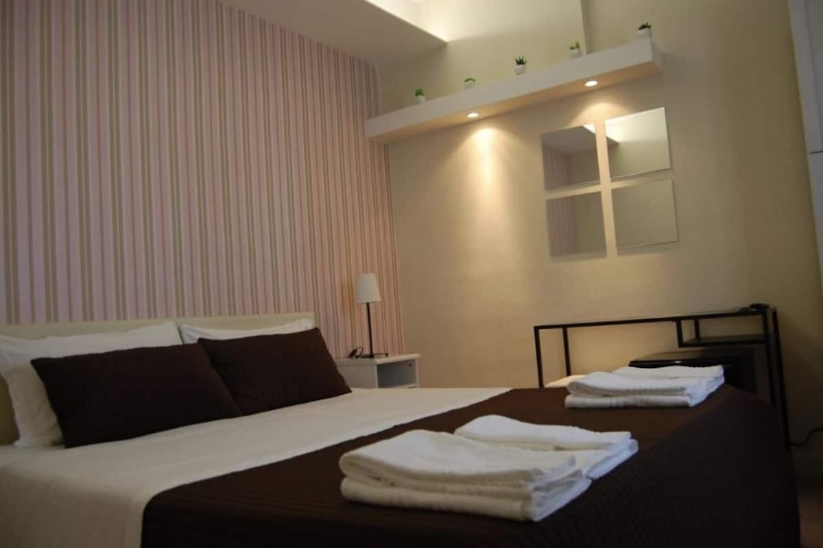 Comfort penthouse, terras, uitzicht op zee | Italiaanse Frette-lakens, hypoallergeen beddengoed, donzen dekbedden