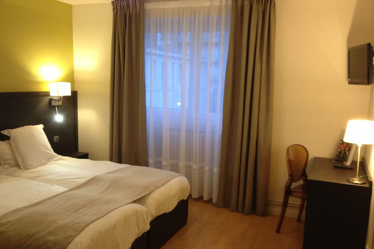 Chambre Standard avec lits jumeaux, vue ville