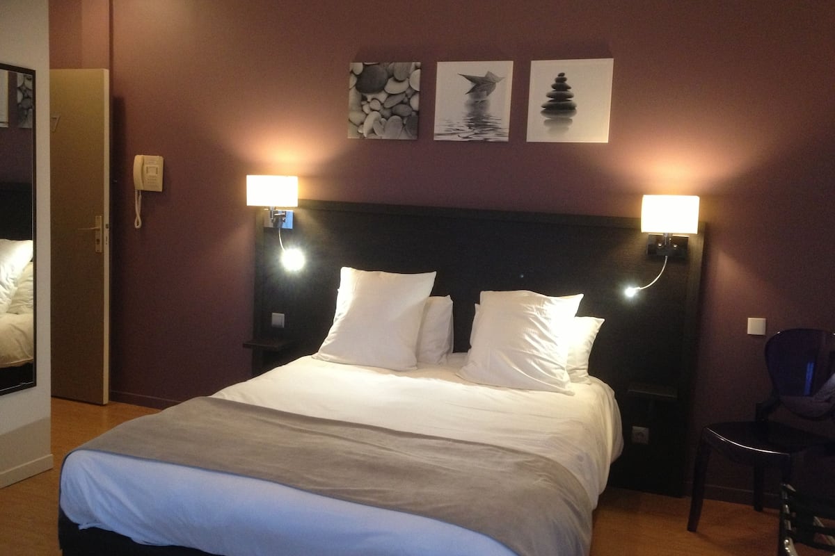 superior double room, sea view | 4 bedrooms, in-room safe, desk, blackout curtains