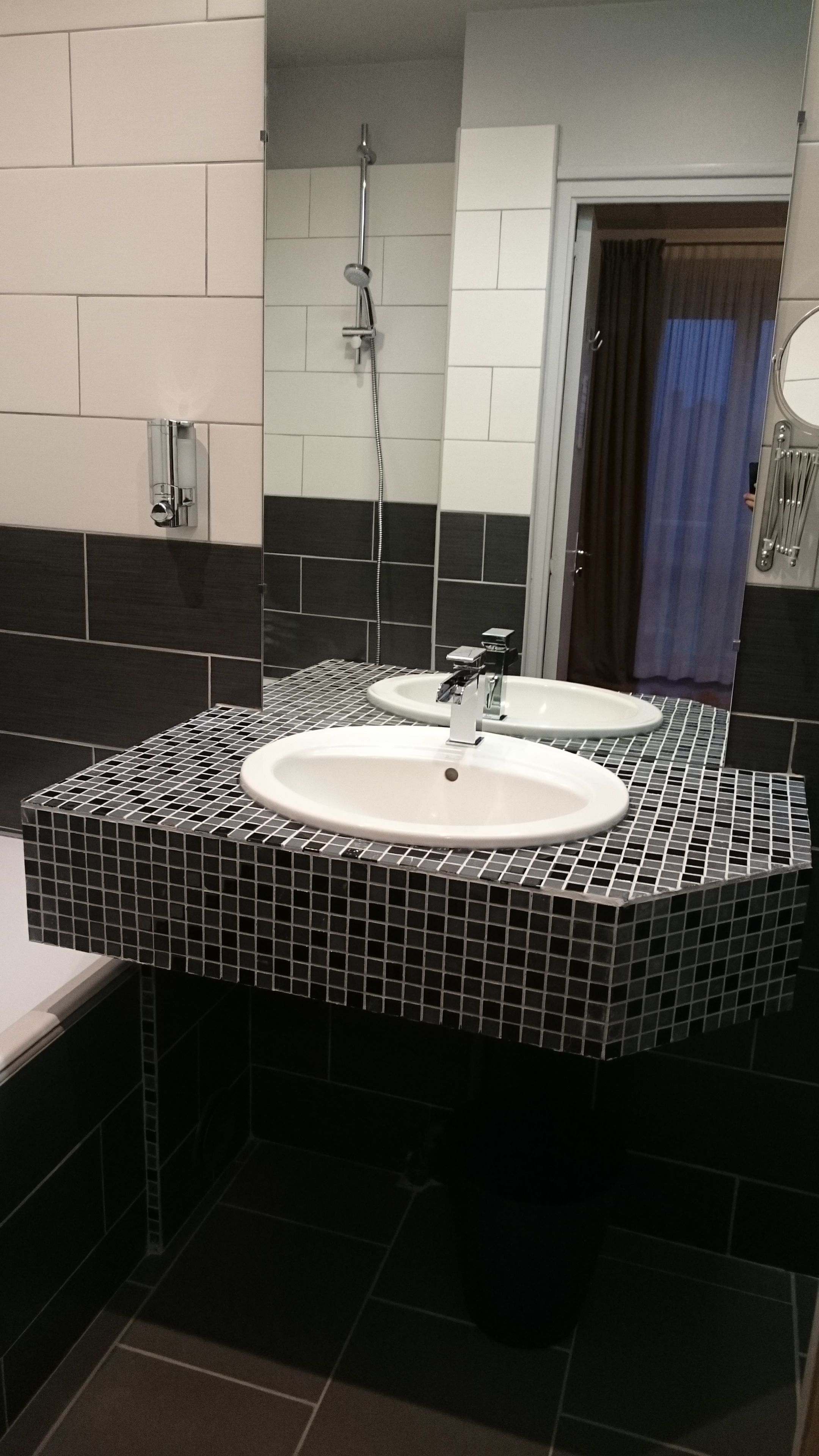 superior double room, sea view | bathroom sink