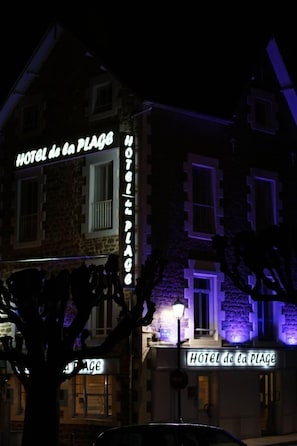Property entrance - Hotel de la Plage (Dinard)