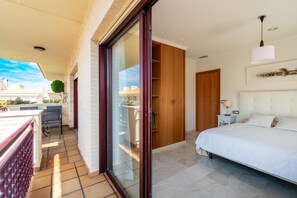 Appartement Prestige, 3 chambres | 1 chambre, couette en duvet, coffre-fort, fer et planche à repasser